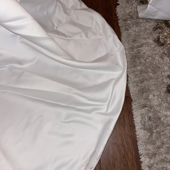 Wedding dress with built in bustle and matching wrap.  Off white, US Size 8 - Picture 11 of 16